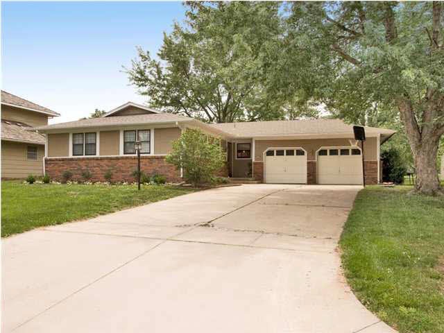 Great Curb Appeal! Quiet Cul-de-sac Lot Close to M