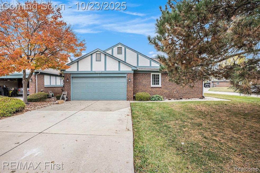 15511 Huntcliff Dr, Macomb, MI 48044 - photo 1