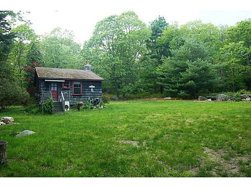 963 Wordens Pond Rd, Wakefield, RI 02879 - photo 1