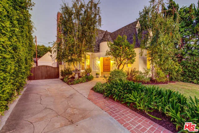 1132 S Point View St, Los Angeles, CA 90035
