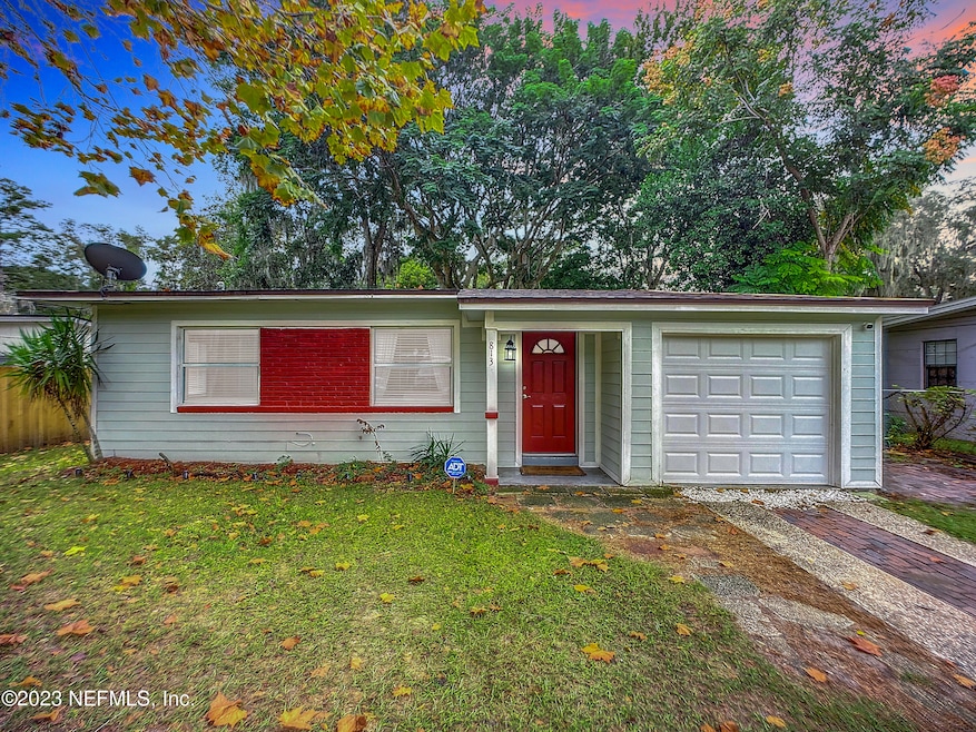 -813 Cypress Avenue N-Twilight-1