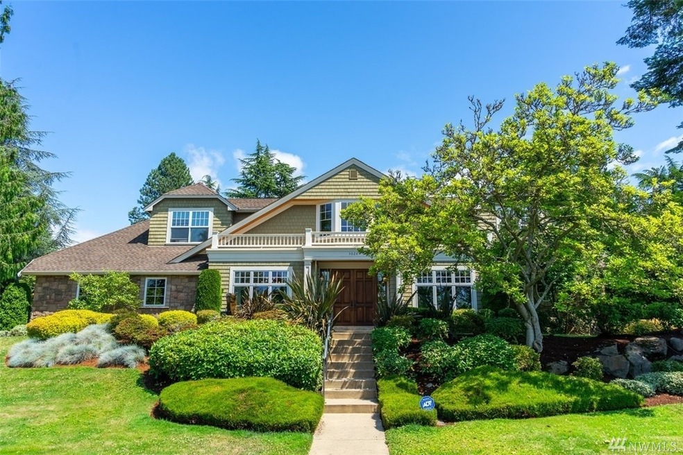 3028 Hunts Point Cir, Hunts Point, WA 98004 - photo 1