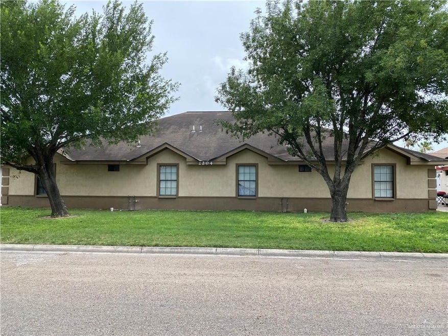 2204 Kimberly Ln, Edinburg, TX 78541 - photo 1