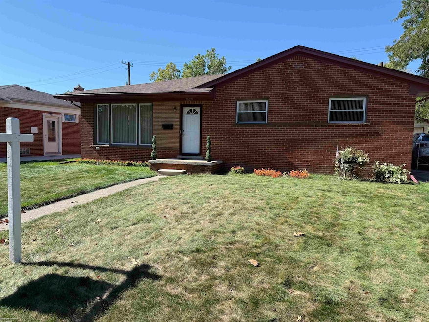 1742 Lakeview St, Trenton, MI 48183 - photo 1