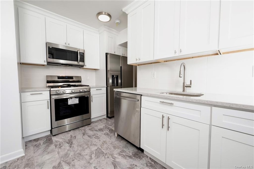 Sadore Lane Gardens unit 4S, Yonkers, NY 10710 - photo 1