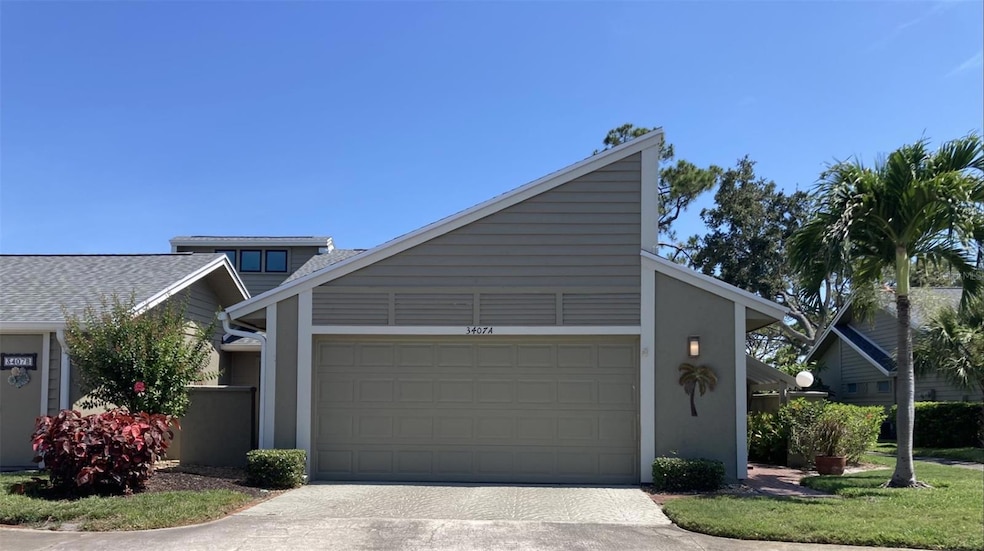 3BR/2B villa with garage