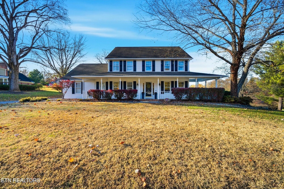 717 Oxford Hills Dr, Maryville, TN 37803 - photo 1