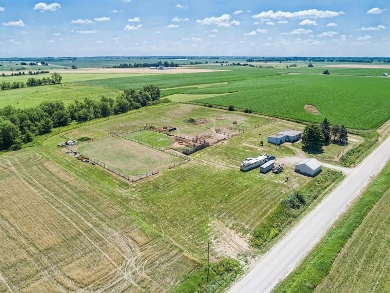 9284 W Ave, Columbus Junction, IA 52738 - photo 1