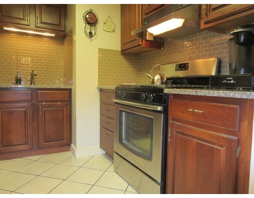 18 Kingswood Dr unit 12, Abington, MA 02351 - photo 1