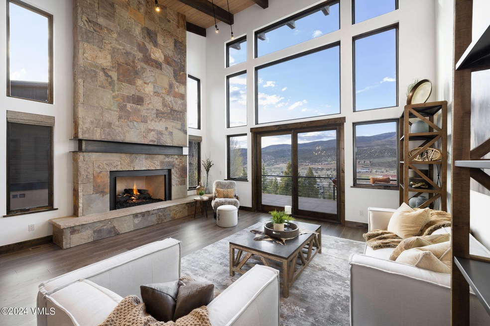 91_edwards_pointe_interior_great_c