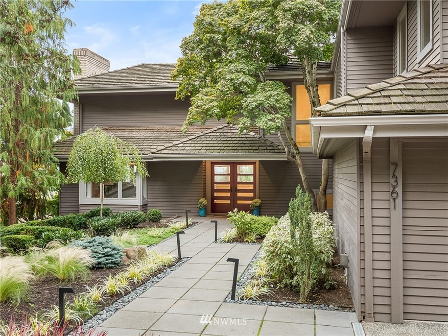 7361 W Mercer Way, Mercer Island, WA 98040 - photo 1