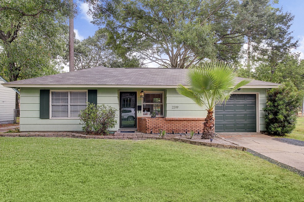 2319 Althea Dr, Houston, TX 77018 - photo 1