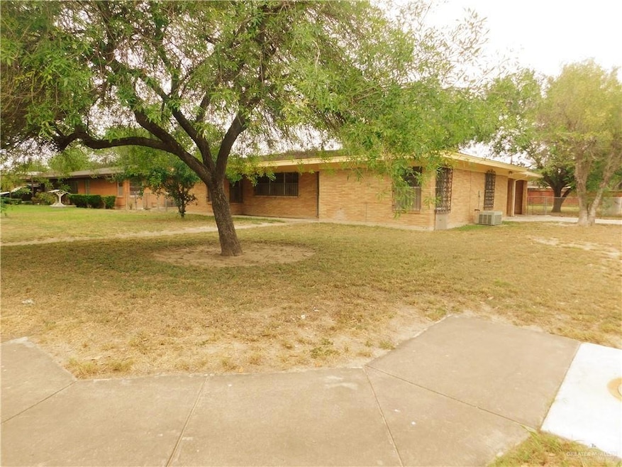700 W Jones Ave, Pharr, TX 78577 - photo 1