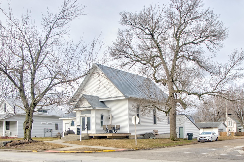 320 Main St, Maxwell, IA 50161 - photo 1