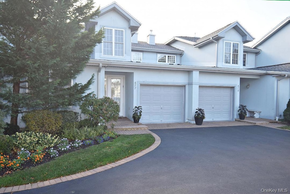 677 Balfour Place unit 677, Melville, NY 11747 - photo 1