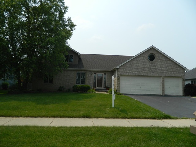 2109 Hidden Valley Dr, Naperville, IL 60565 - photo 1