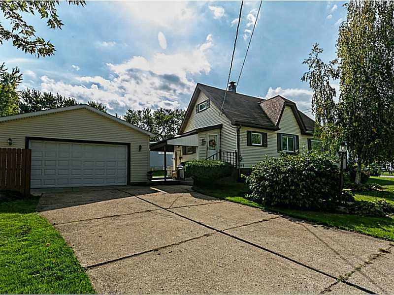 3201 Amherst Rd, Erie, PA 16506 - photo 1