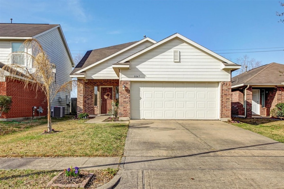 8847 Doak Ln, Houston, TX 77075 - photo 1
