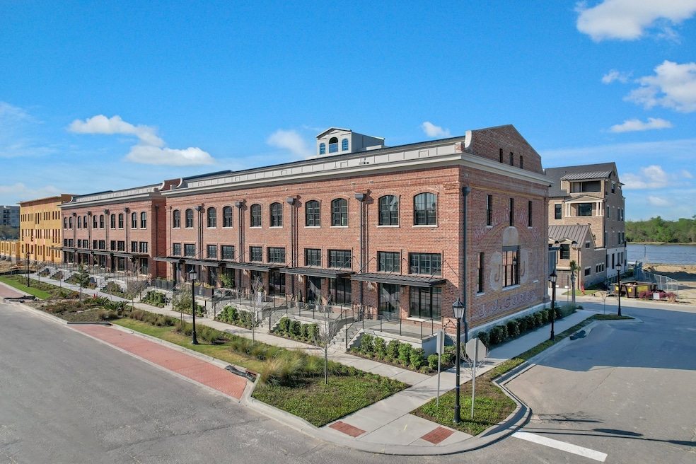 440 Port St, Savannah, GA 31401 - photo 1