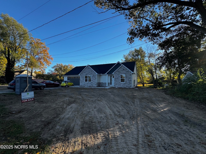 4550 Vineyard Rd, Toledo, OH 43623 - photo 1