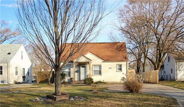 Exterior w/Brick pavers approach