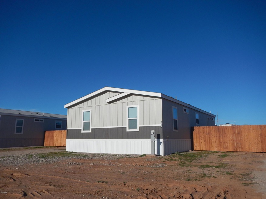 512 CLAESSENS DR