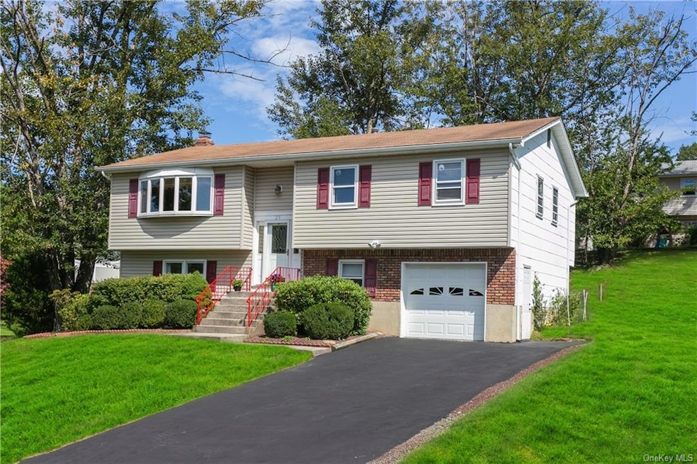 25 Riverglen Dr, Thiells, NY 10984 - photo 1