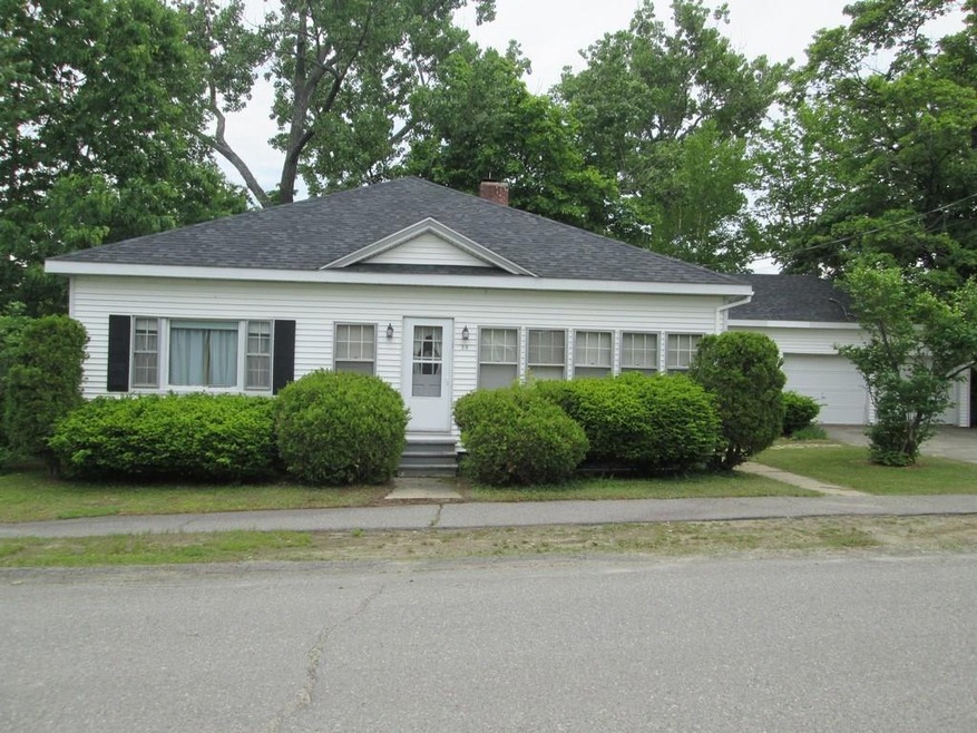 39 Highland Ave, Millinocket, ME 04462 - photo 1