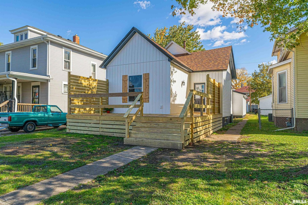 514 N Kickapoo St, Lincoln, IL 62656 - photo 1