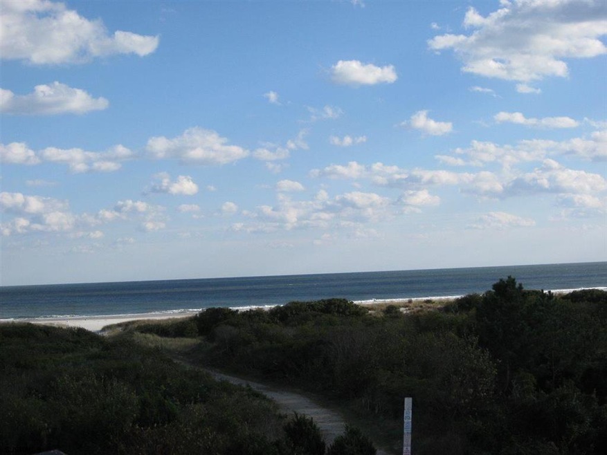 ONLY 5 LOTS TO THE BEACH