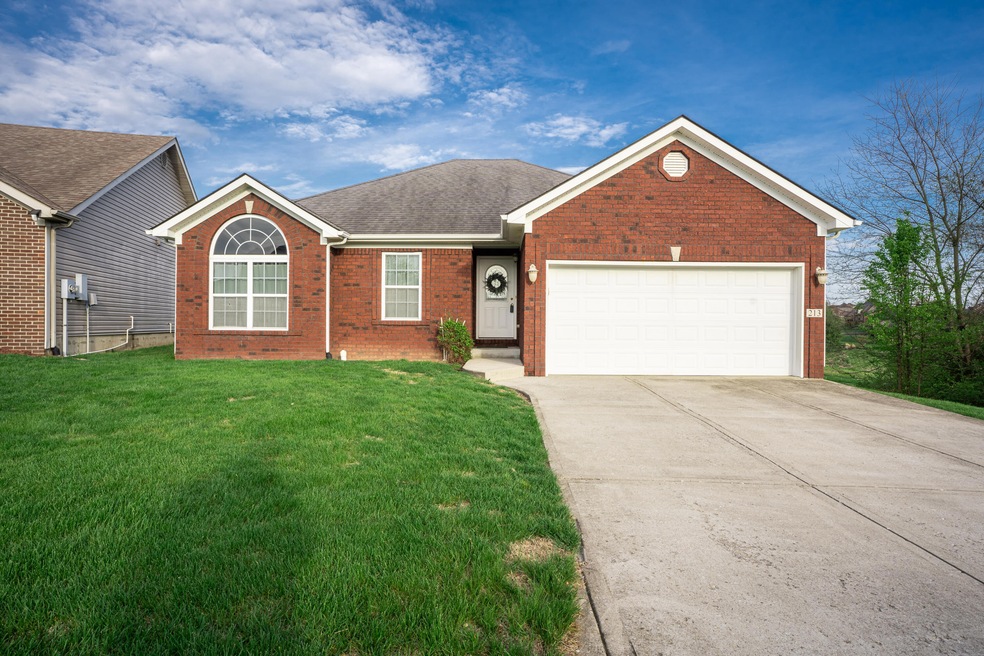 213 Hogan Dr, Frankfort, KY 40601 - photo 1
