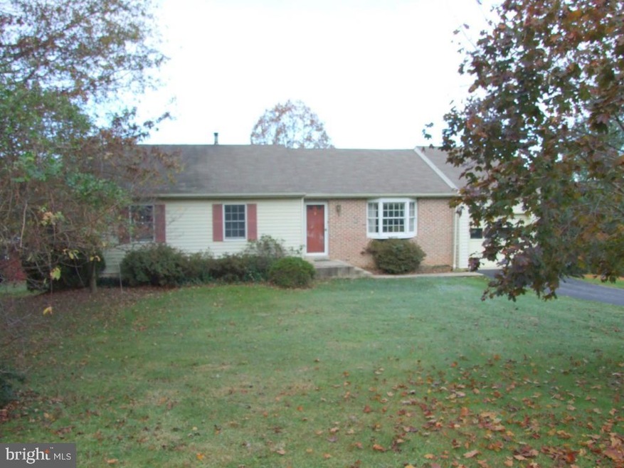 63 Phillip Dr, Kirkwood, PA 17536 - photo 1