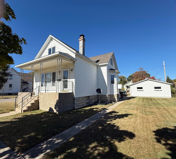 1012 11th Ave, Menominee, MI 49858 - photo 1