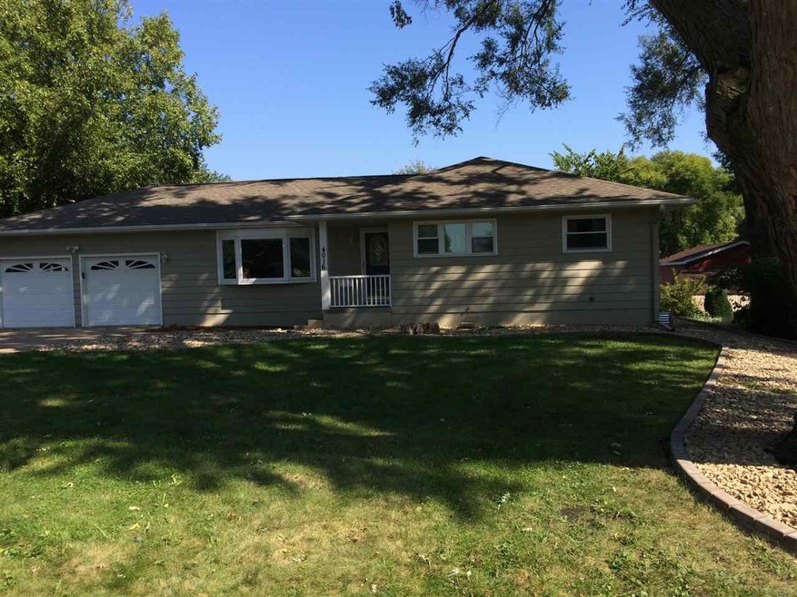 4016 Rownd St, Cedar Falls, IA 50613 - photo 1