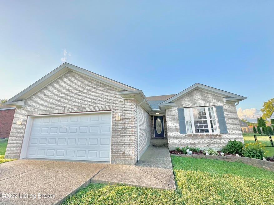 716 Helm Ln, Mount Washington, KY 40047 - photo 1