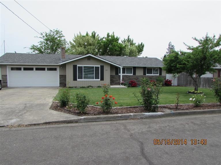 1343 SW Jordan St, Grants Pass, OR 97526 - photo 1