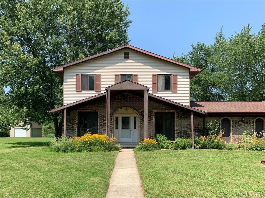 7056 Partridge Dr, Flushing, MI 48433 - photo 1