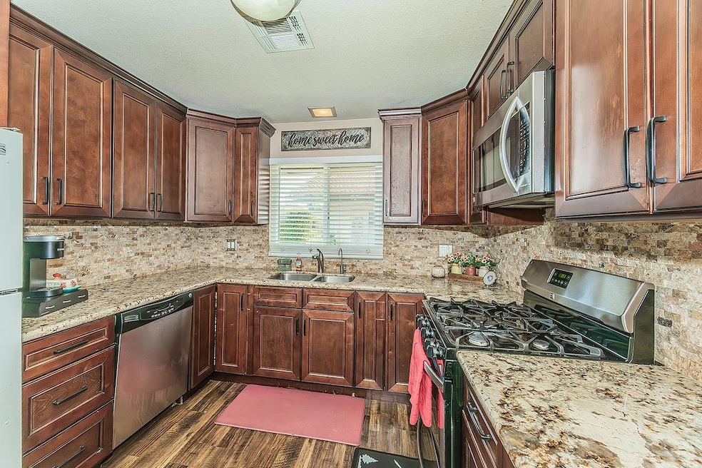 317 W Sierra Ave unit 107, Fresno, CA 93704 - photo 1