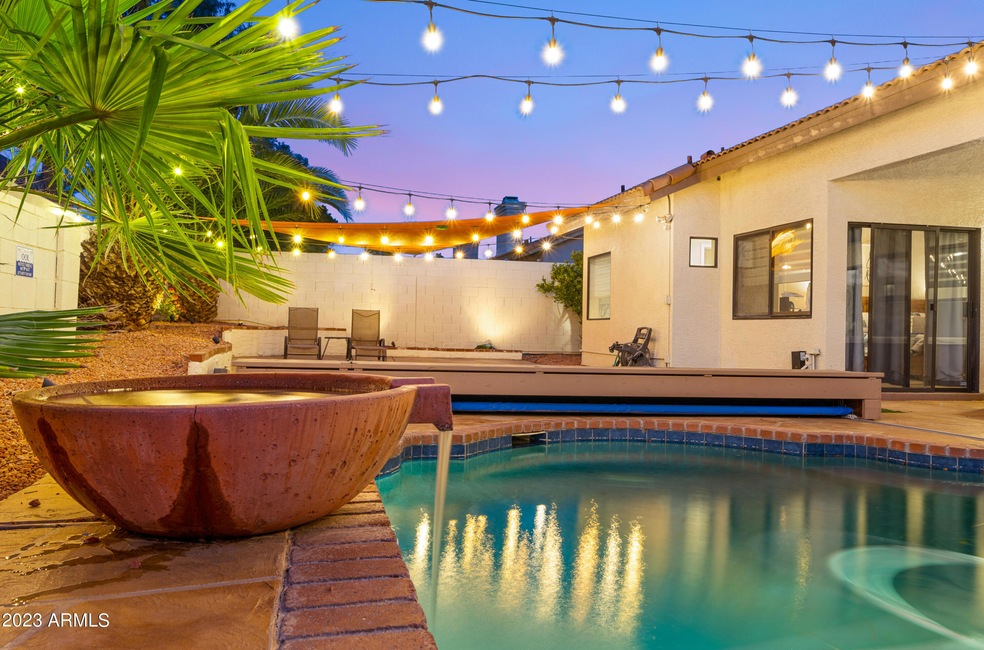 fountain with electric cover