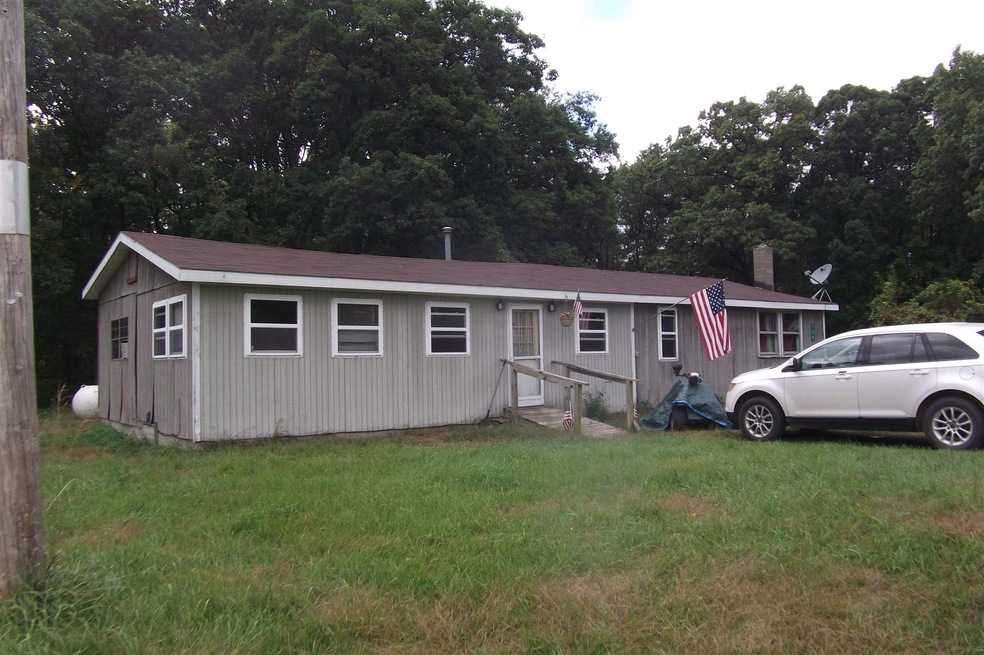 759 N 900 W, Angola, IN 46703 - photo 1