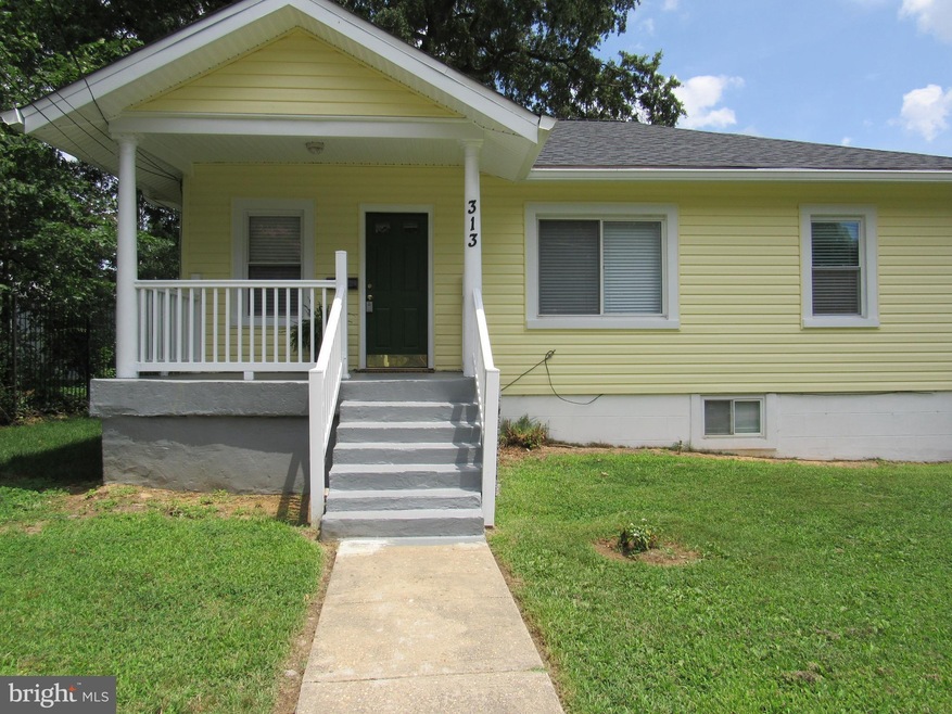 313 44th St NE, Washington, DC 20019 - photo 1