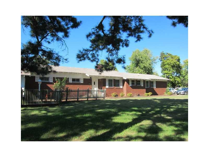 802 W Benton St, Gentry, AR 72734 - photo 1