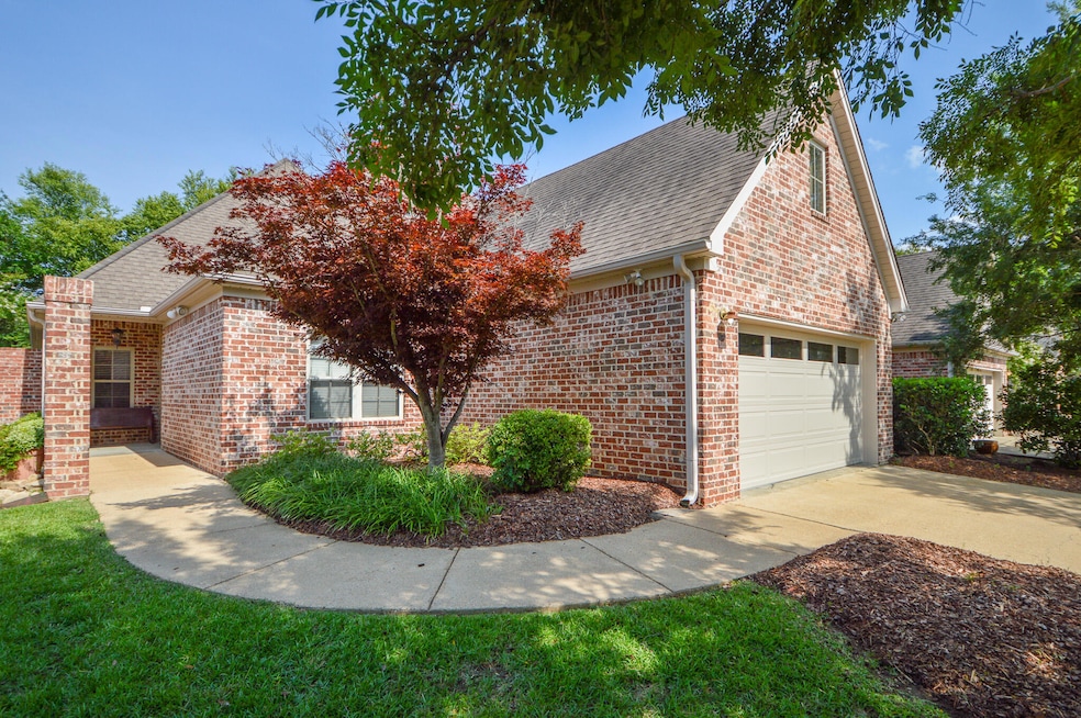 Under Contract $399,500