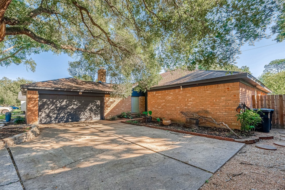 For Sale $320,000 • Co-Listing Agent