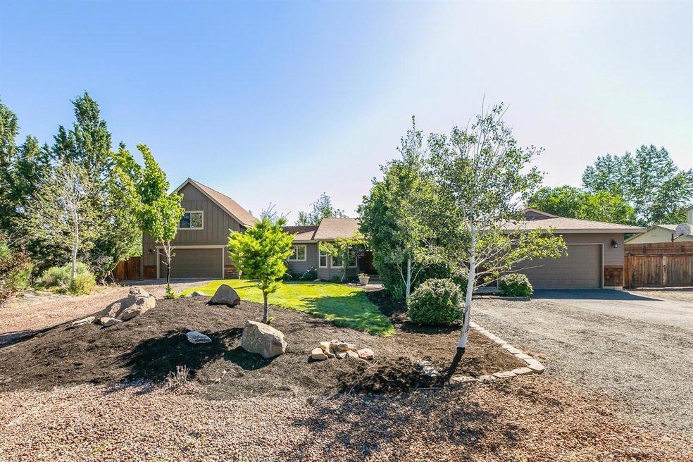 63576 Brahma Ct S, Bend, OR 97701 - photo 1