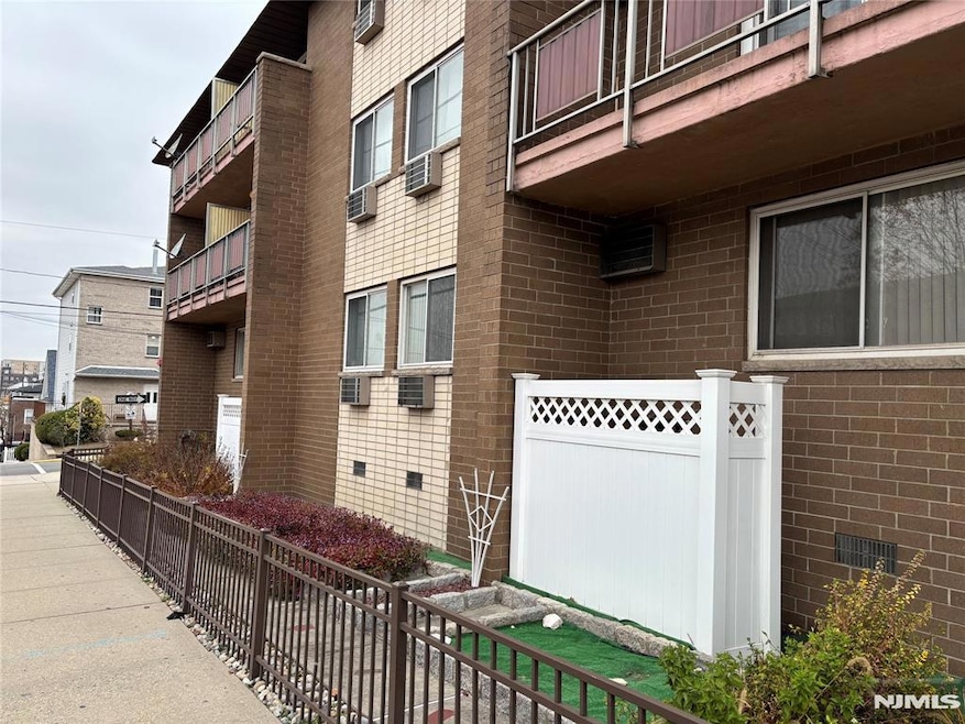 423 Walker St unit B5, Fairview, NJ 07022 - photo 1
