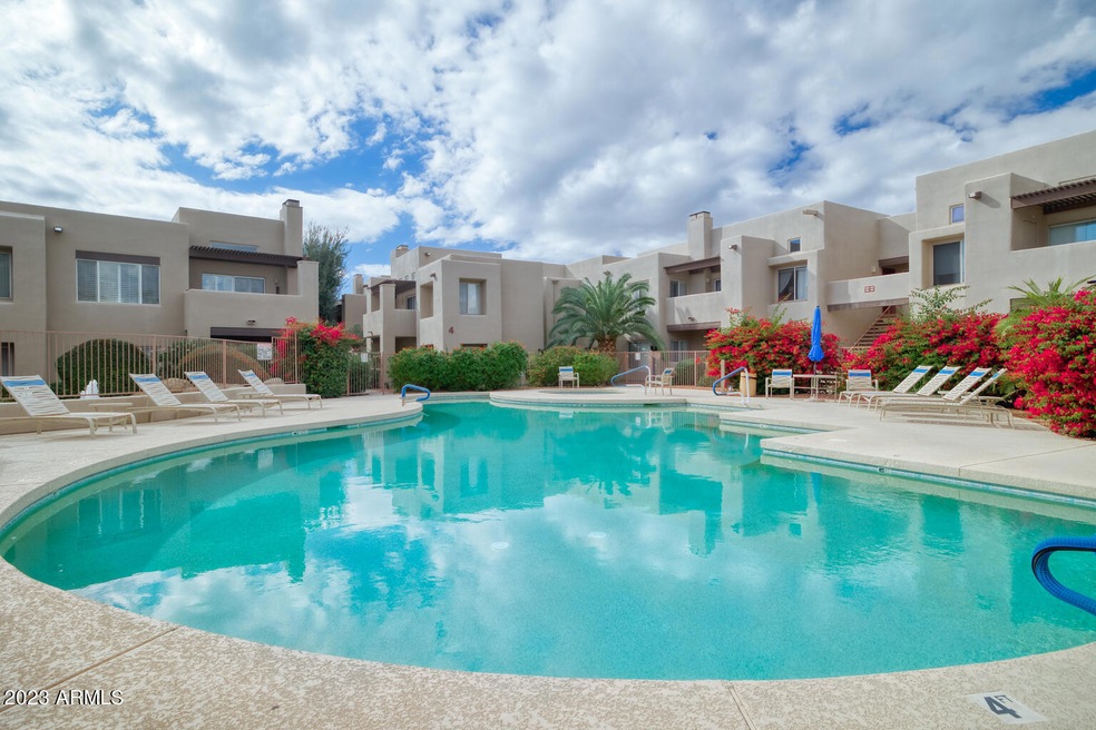 Avery 249 Pool 11260 N 92nd St Unit 1010