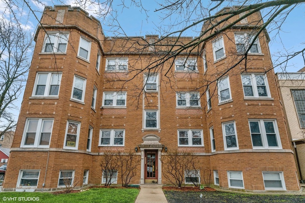 6153 N Richmond St unit 3S, Chicago, IL 60659 - photo 1