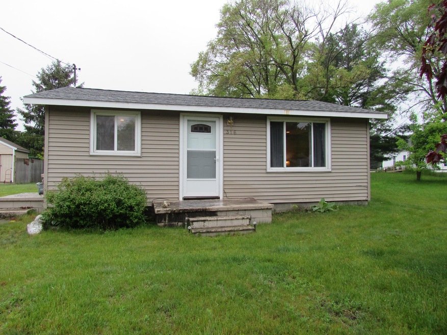 316 N Fourth St, Oscoda, MI 48750 - photo 1