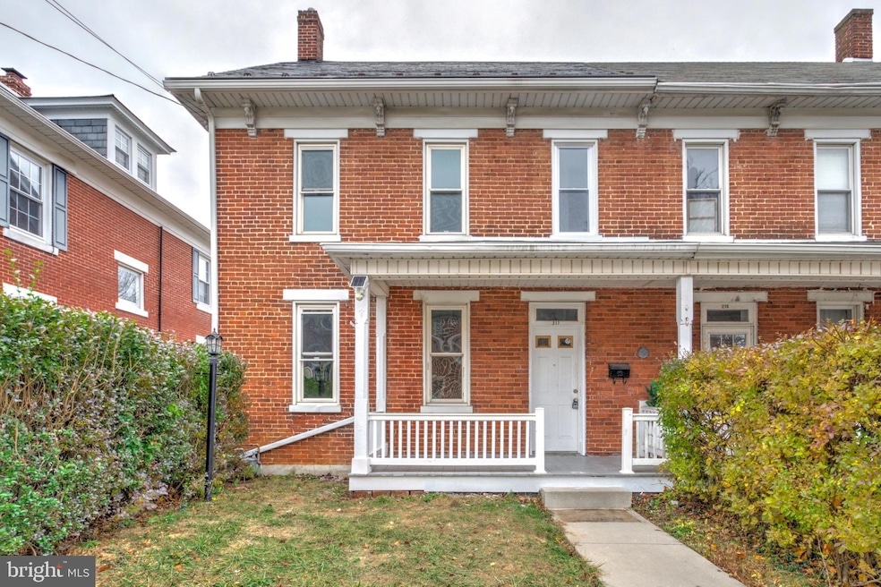217 N Charles St, Red Lion, PA 17356 - photo 1